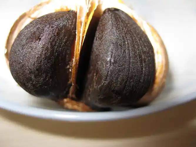  Black Garlic 