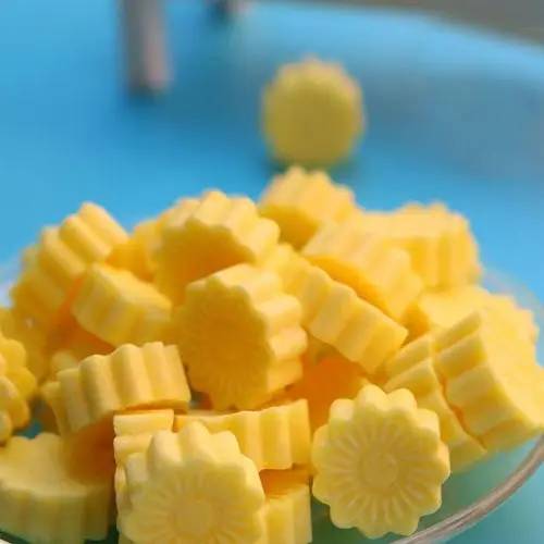 natural yellow food coloring