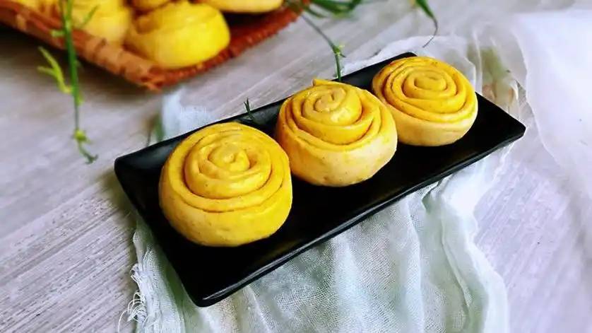 natural yellow food coloring